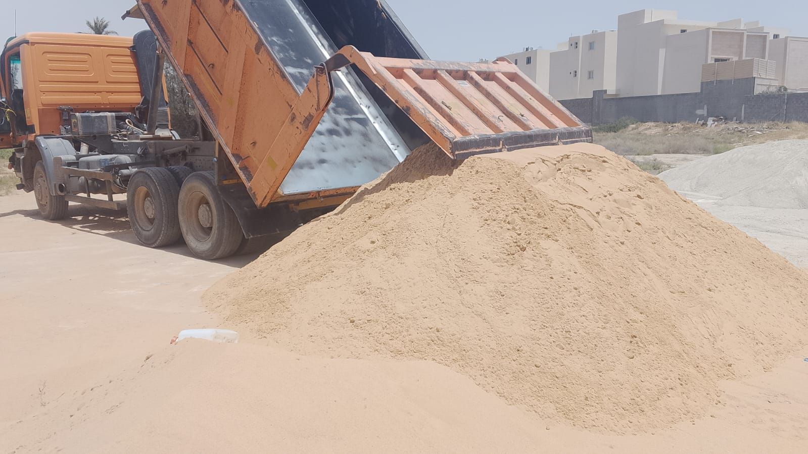 دن قلاب توريد الرمل بريده٠٥٤٣٧٥٨٧٠٦