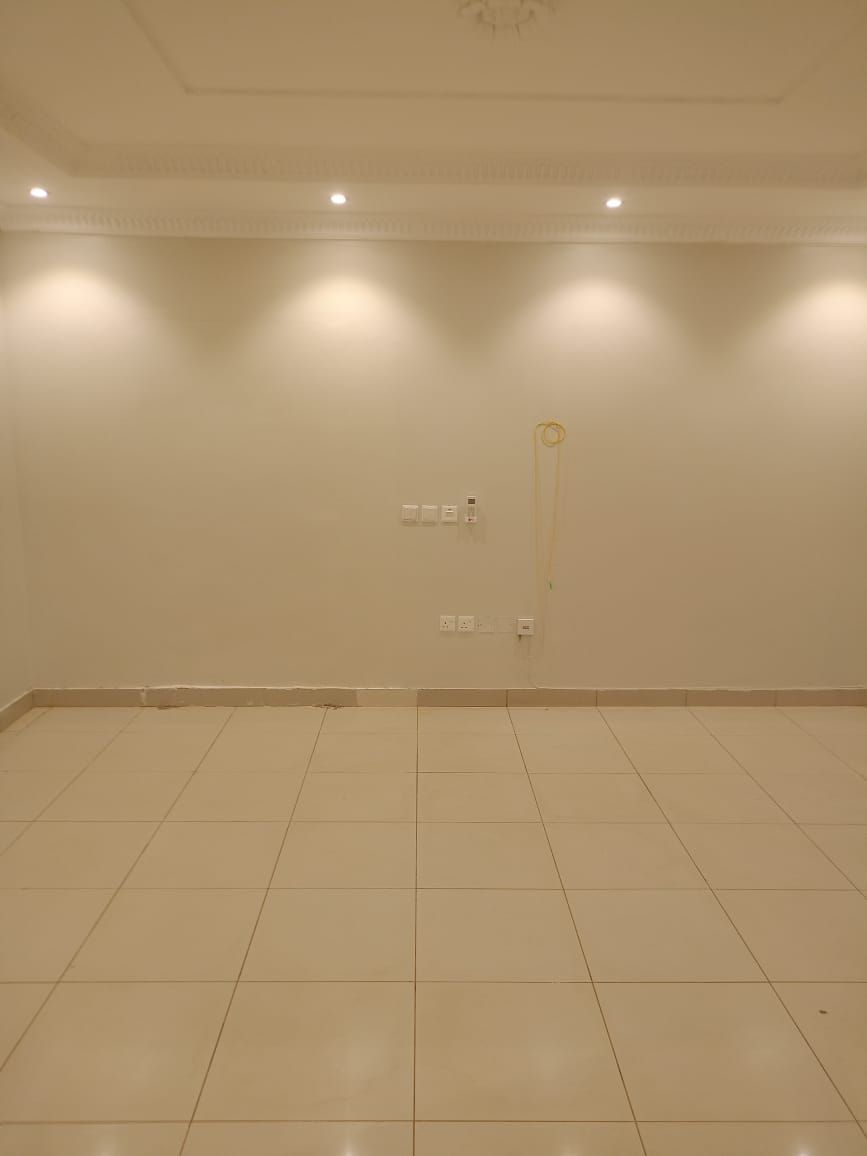 يوجد لدينا شقك للايجار سنوي شهري حي القادسيه اشبيل