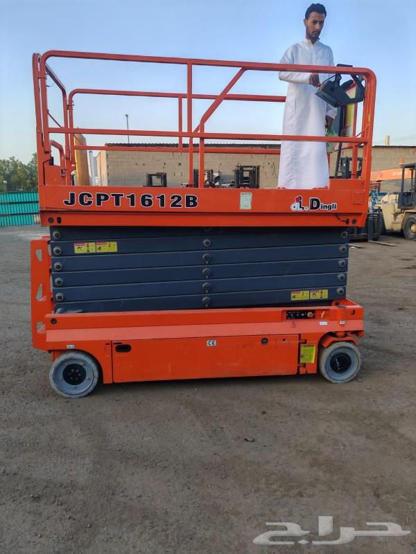 سيزر لفت للايجار رافعة مقصية للايجار رافعة شوكية و