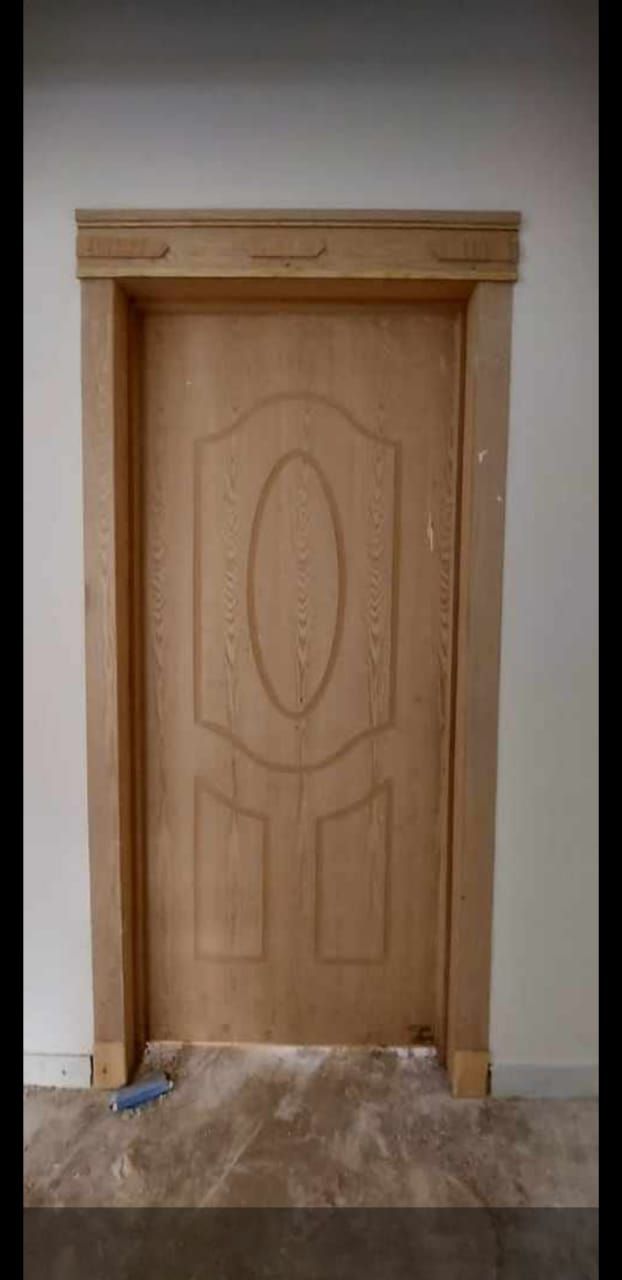 نجار ابواب وديكورات خشبيه وغرف نوم خشبيه حديثه