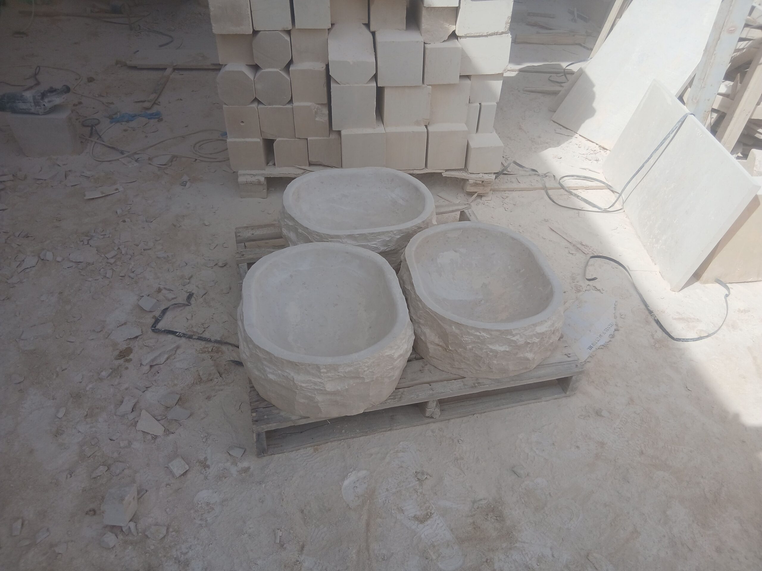 احواض حجر طبيعي