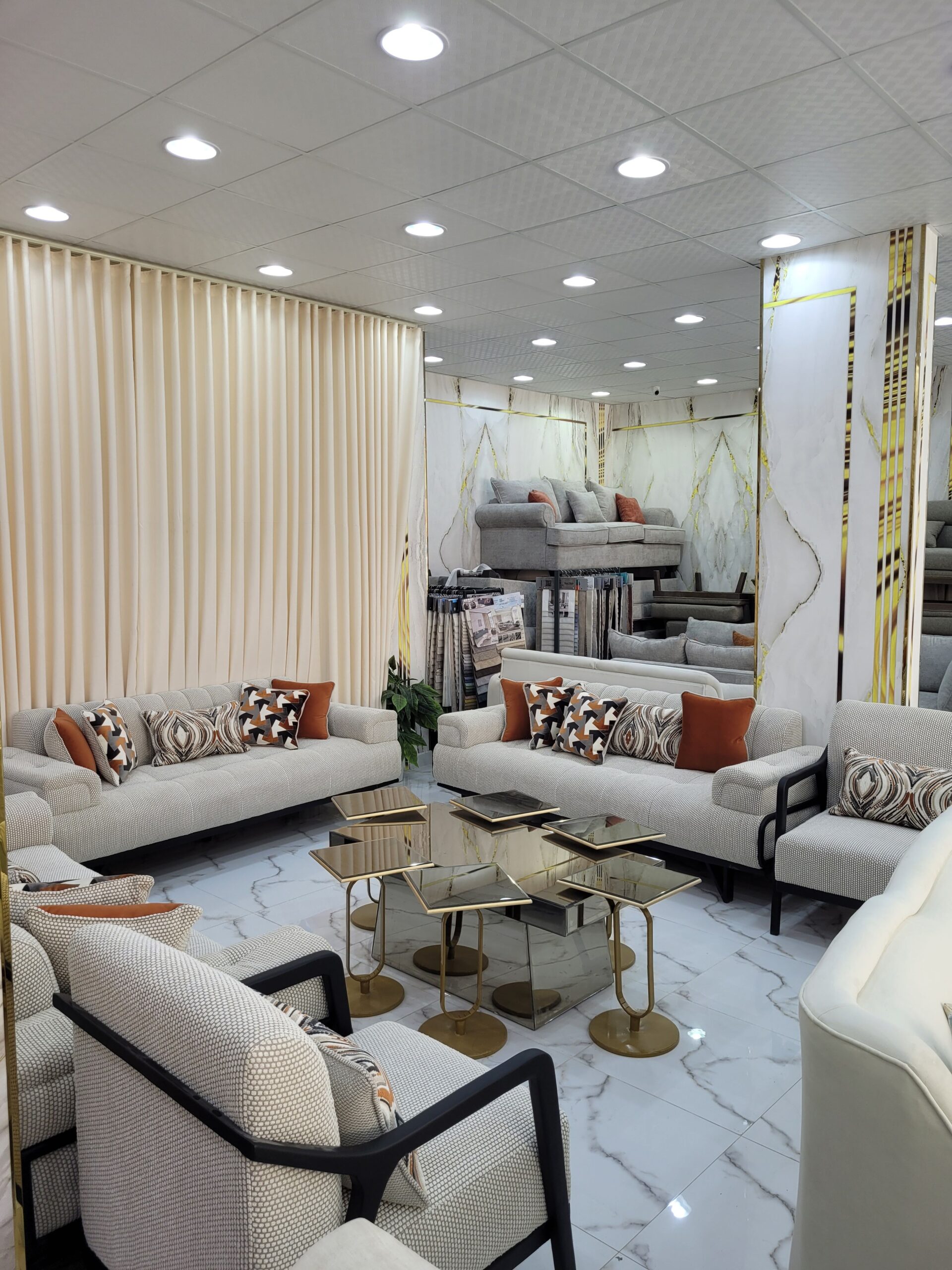 كنبات ومطابخ جديده جاهزه لتسليم الفوري