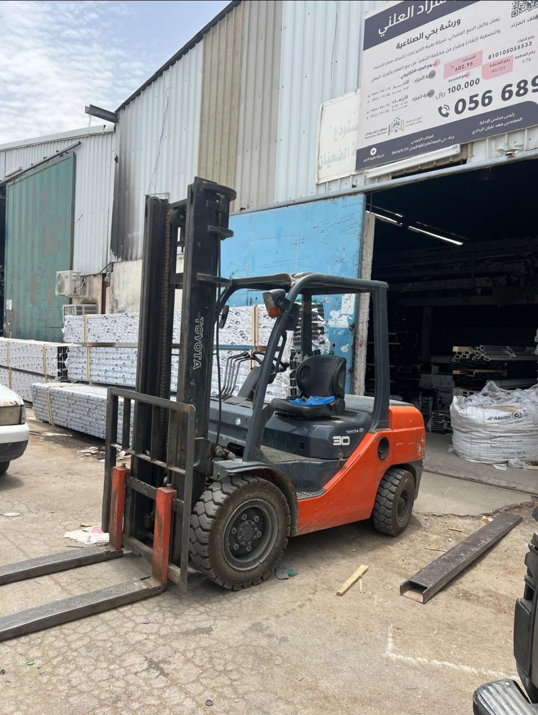 رافعات شوكيه للإيجار جميع الاحجام والمقاسات موديلا