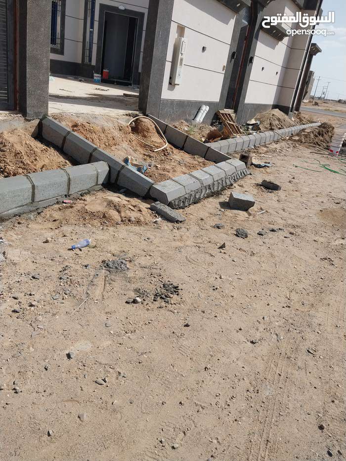 السلام عليكم معلم بندوره وانترلوك والسعر كويس للتر