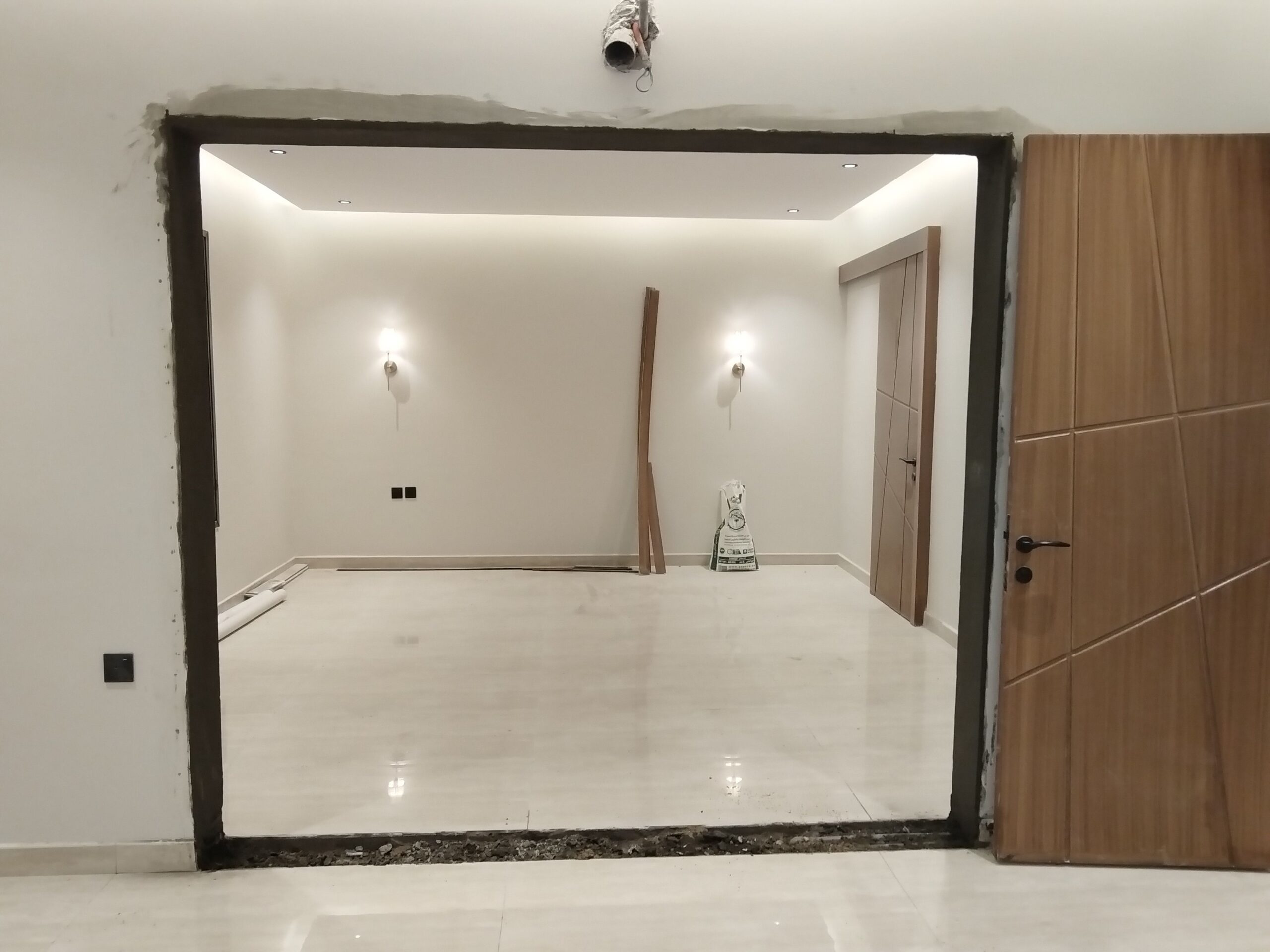 للديكور ودهنات وقص جدران ابواب ونوافز