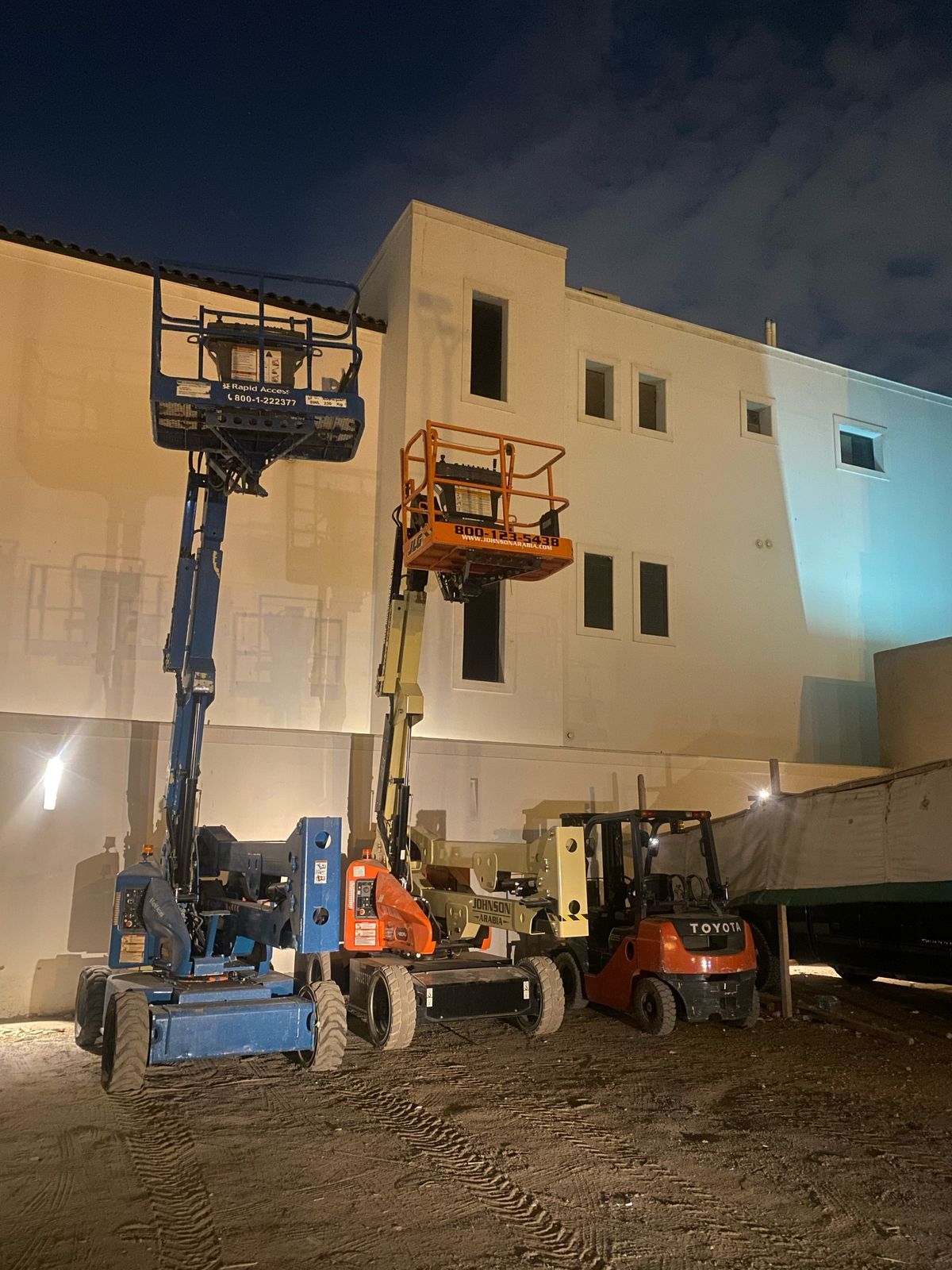 تأجير رافعات شوكيه وكرينات وجميع المعدات الثقيله