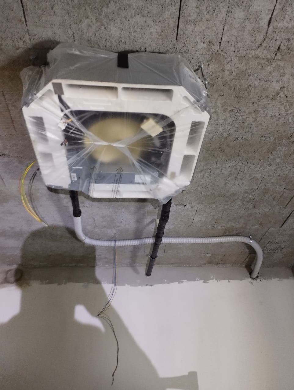 فني تكييف وتبريد