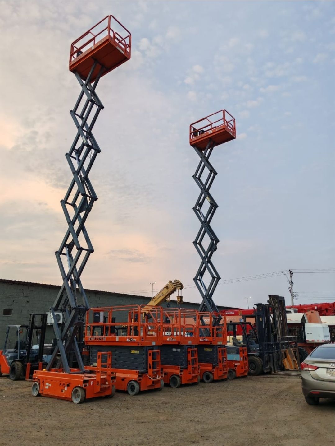 سيزر لفت للإيجار جميع المقاسات