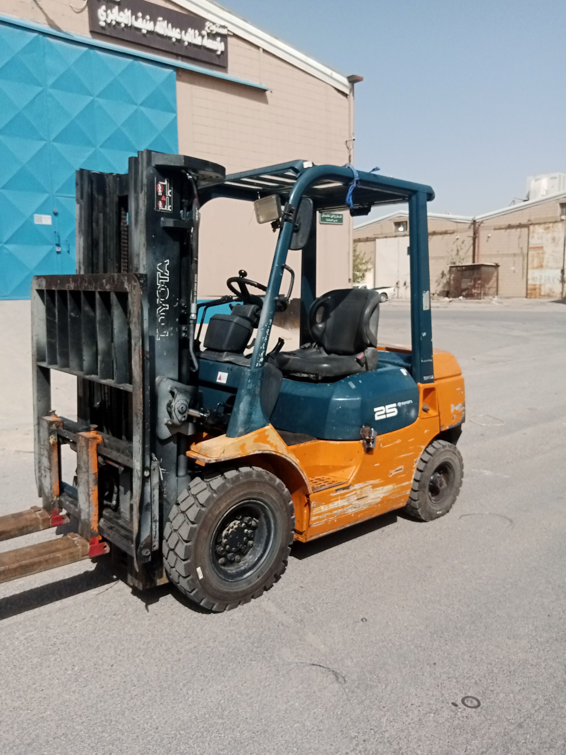 فركليف رافعه شوكيه لتاجير اليومي وشهري 3 طن 7 طن 1