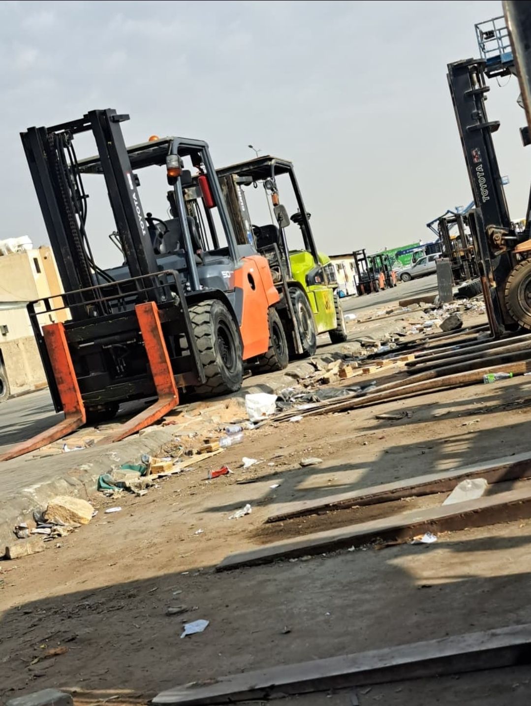 رافعات شوكيه للإيجار جميع الاحجام والمقاسات موديلا