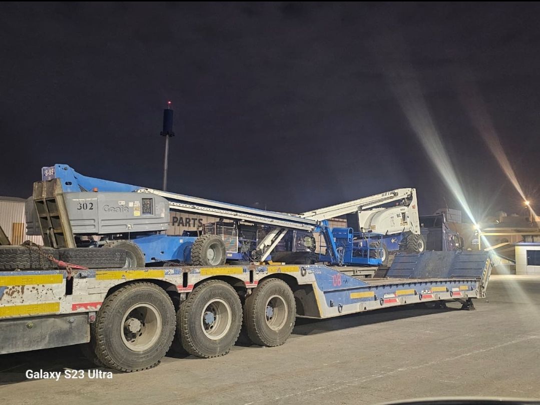 #للإيجار_مان_لفتات #جميع_الاحجام_والمقاسات #موديلا