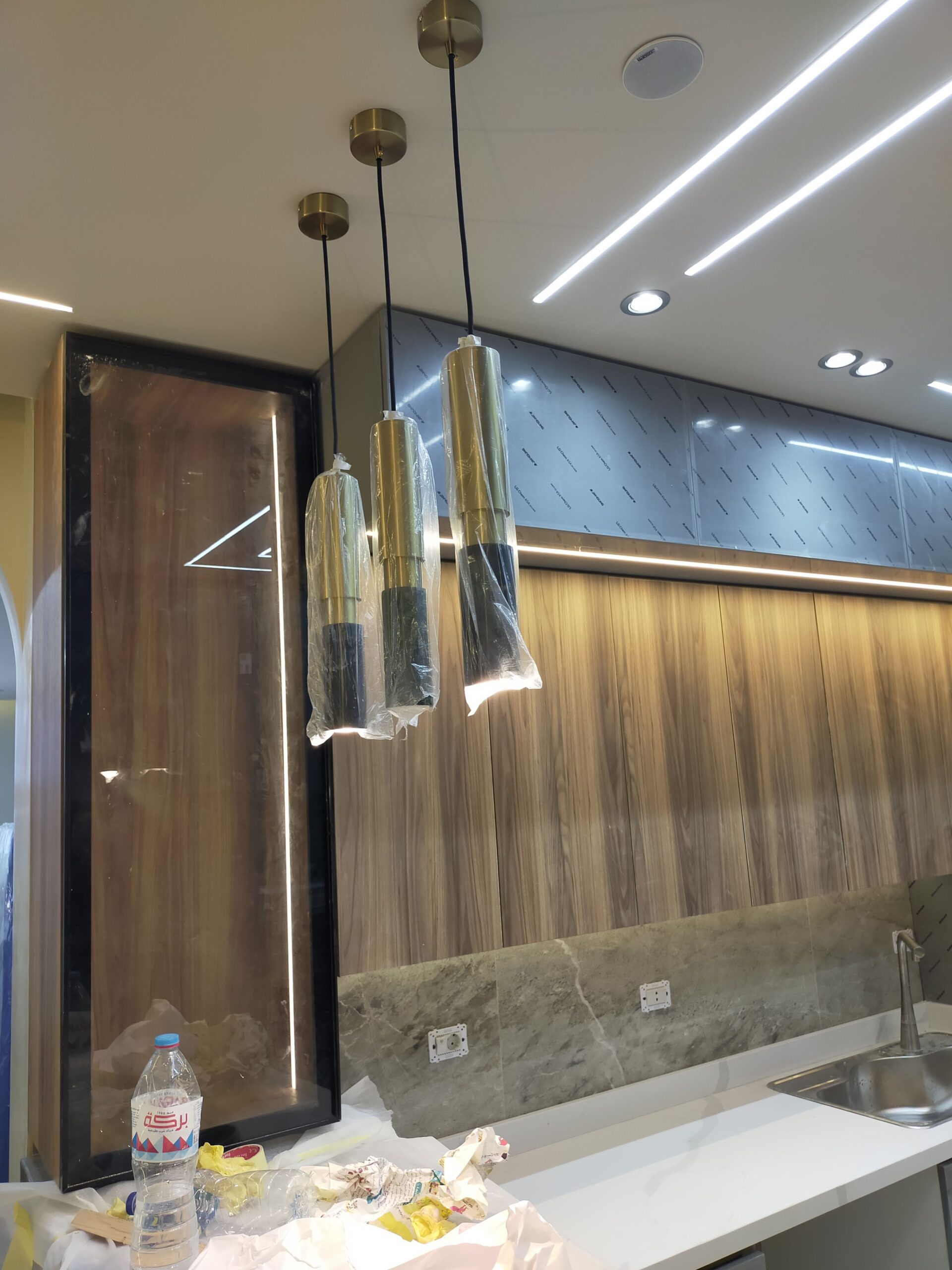 كهرباء تأسيس وتشطيب واصلاح الفلل والقصور والمنازل