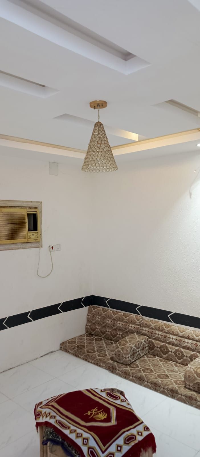 بيت مؤثث للايجار في الدرب