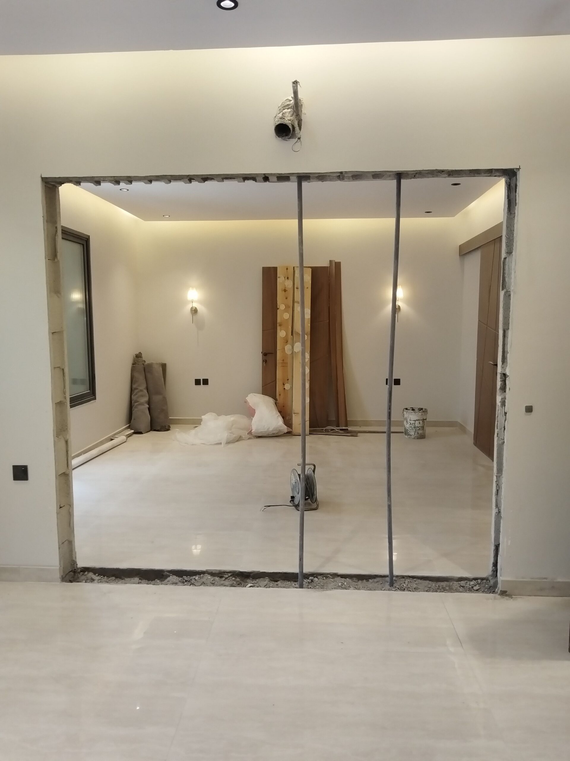 للقص الجدران وتواسيع انوافزوابواب