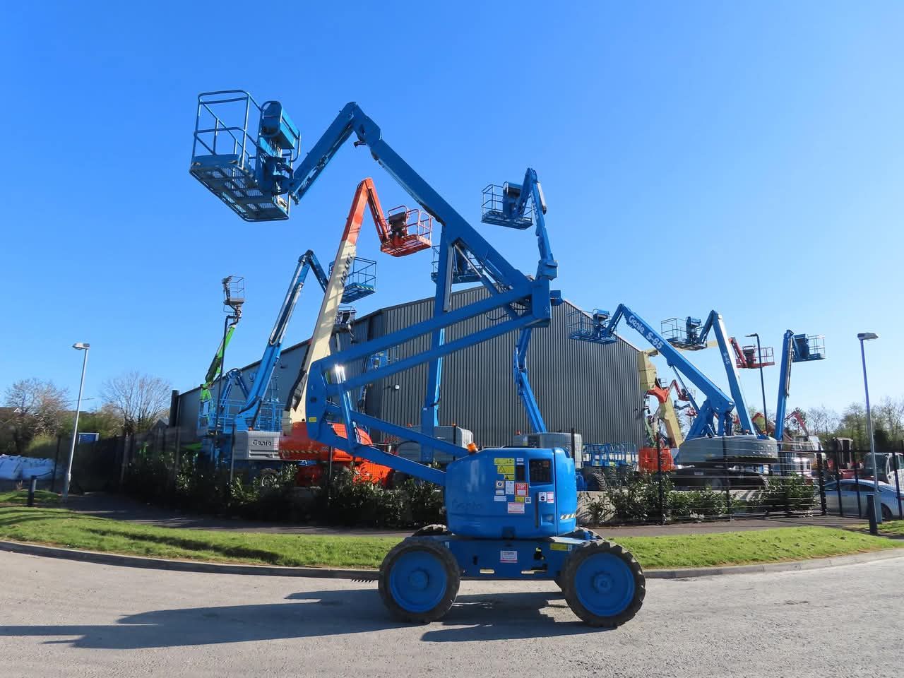 سيزرلفت للايجار مانلفت للايجار رافعة عمال للايجار