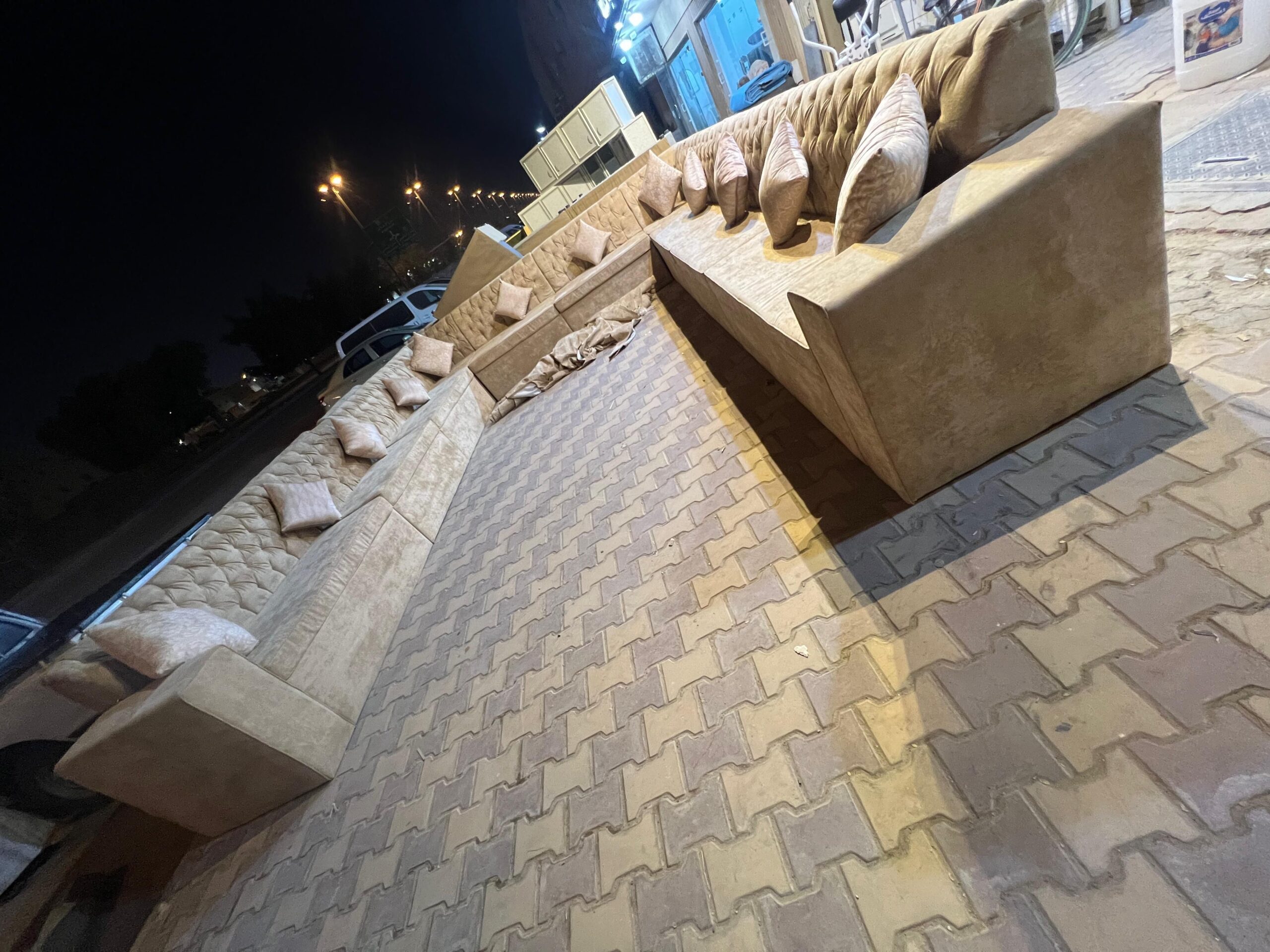 كنبات مجالس شبه الجديد