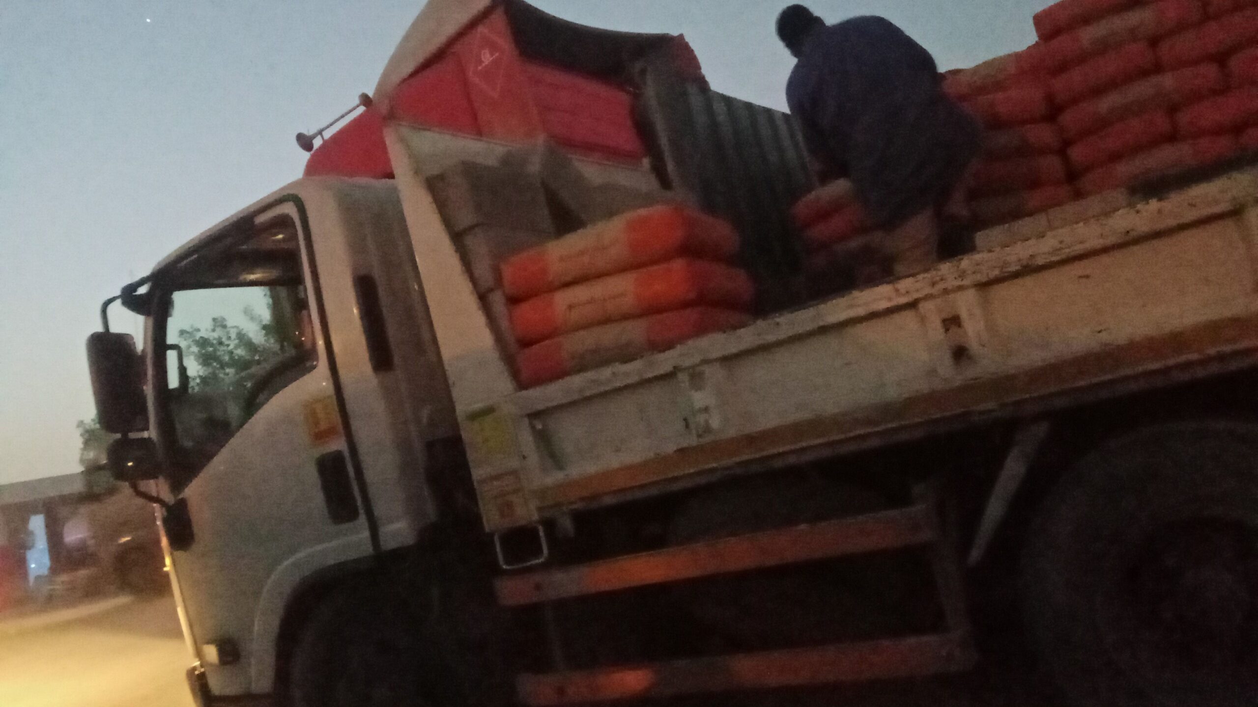 خدمة توصيل داخل الرياض