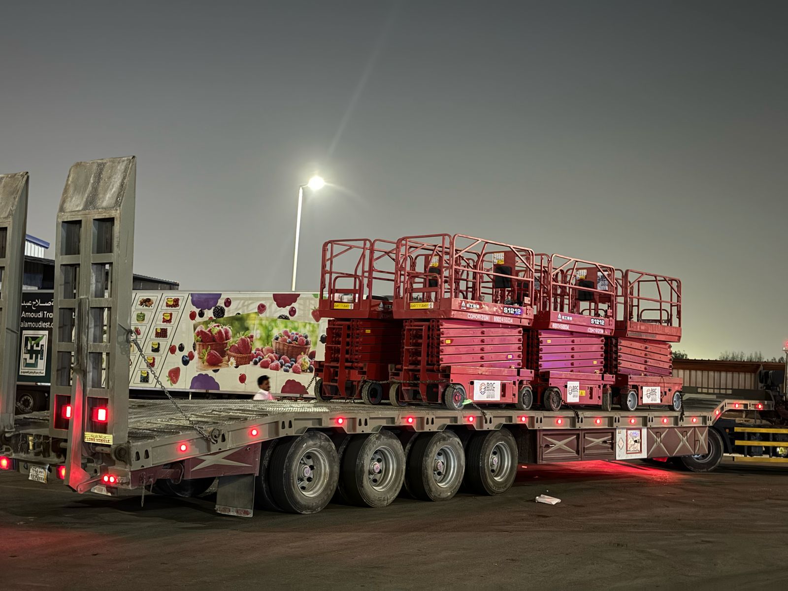 سيزرلفت للايجار مانلفت للايجار رافعة عمال للايجار