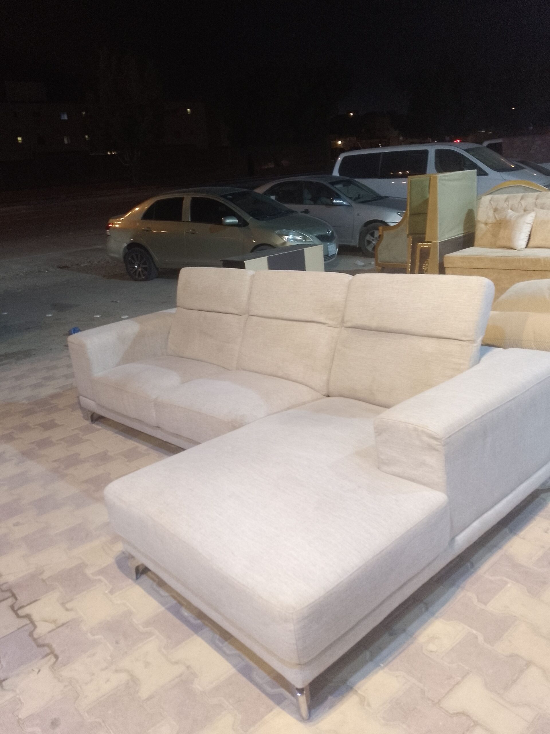 كنبات مجالس شبه الجديد