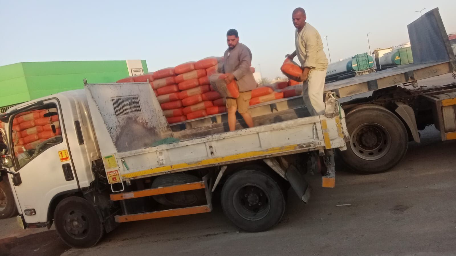 خدمة توصيل داخل الرياض