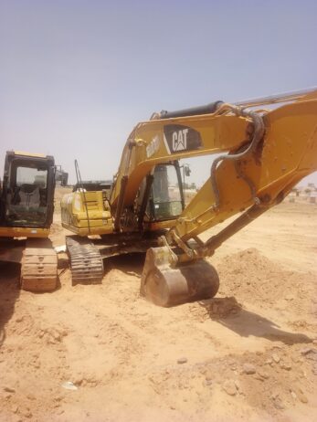 المعدات للبيع في بريده ركم الجوال 0570366182 لأي ا