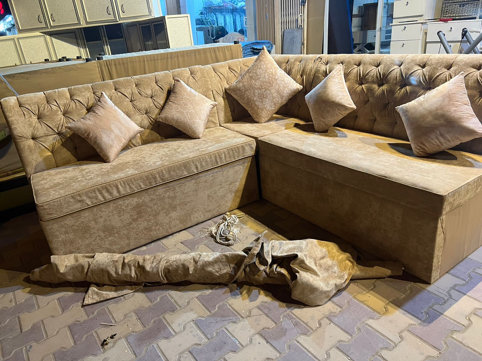 كنبات مجالس شبه الجديد