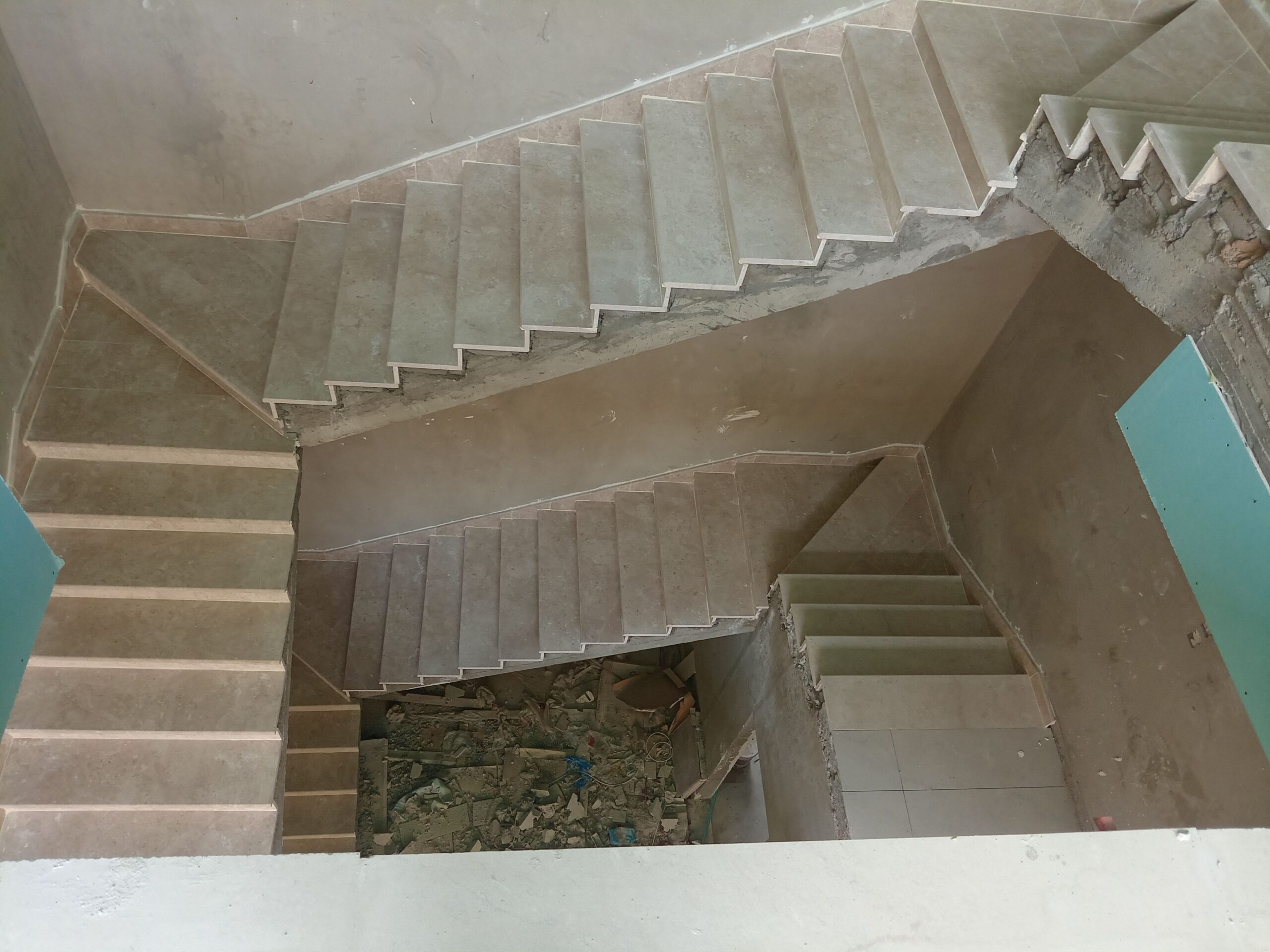 معلم بلاط بي الطائف