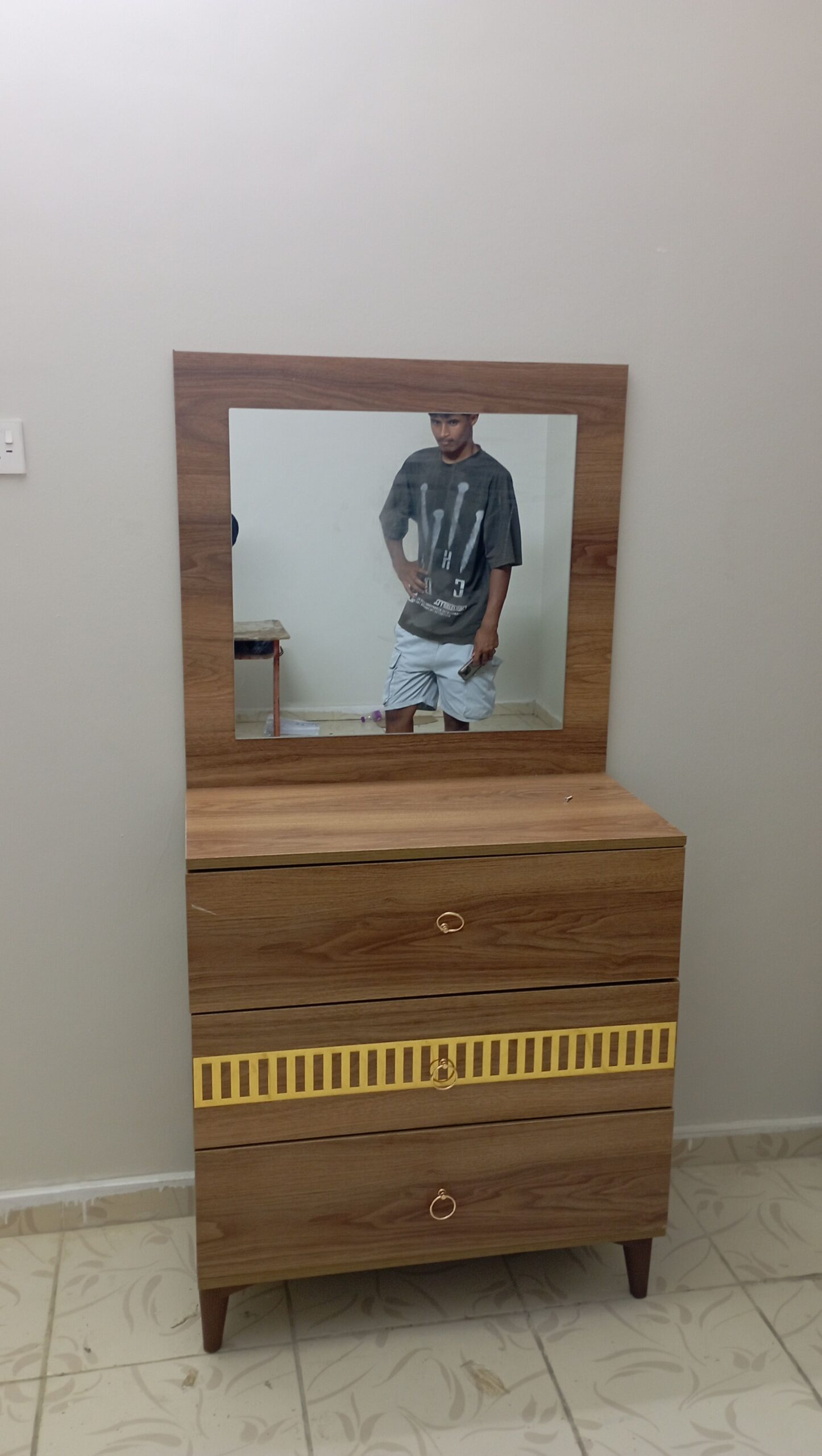 متواجد حاليا في جيزان وضواحيها