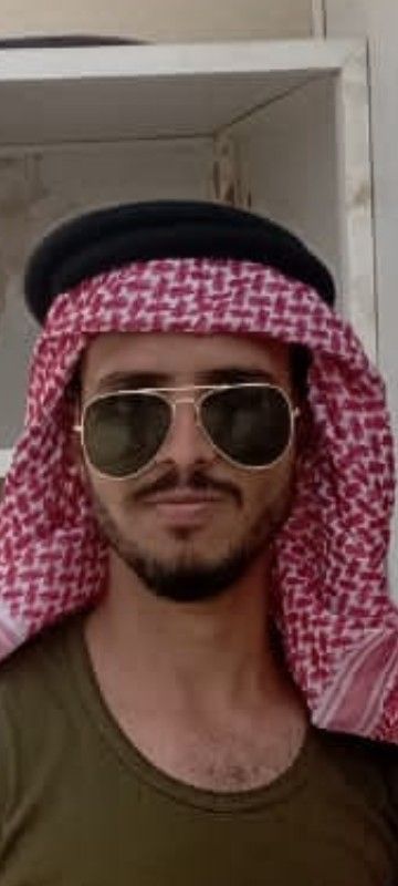 عامل يمني أبحث عن عمل العمر 22سنه