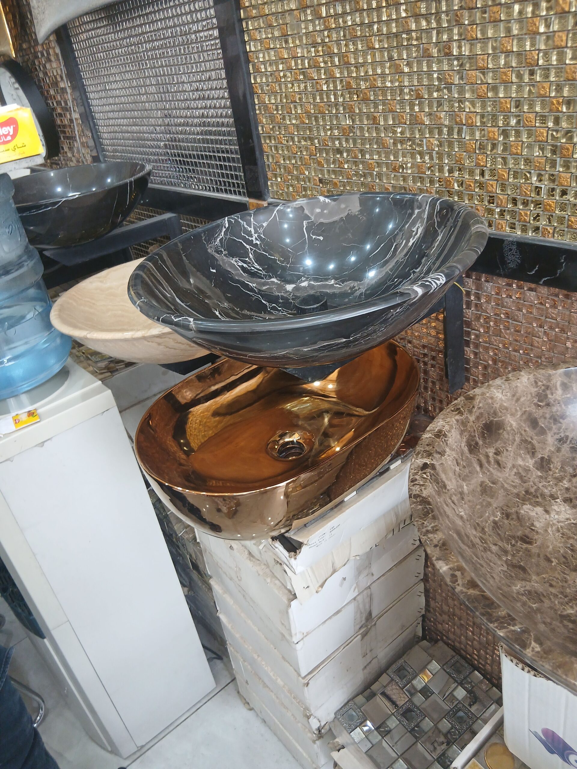 مغاسل وحواض رخام طبيعي