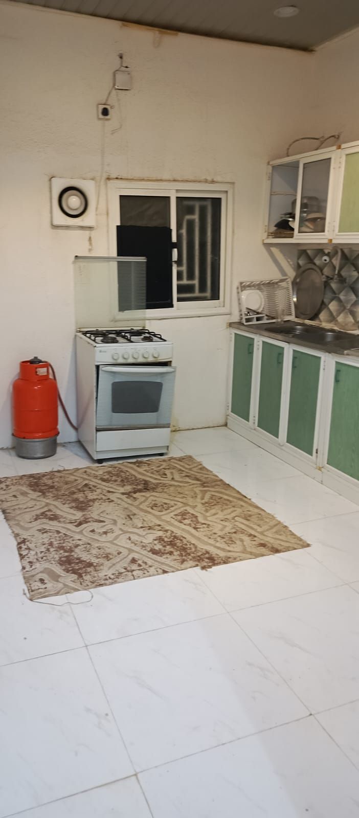 بيت مؤثث للايجار في الدرب