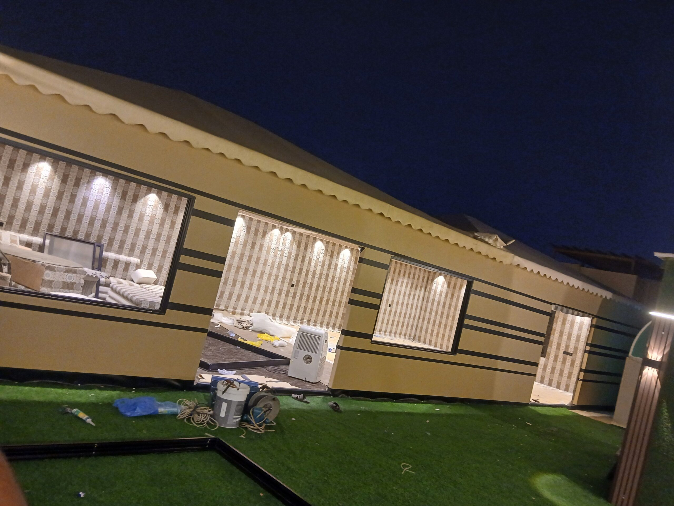 بيوت شعر ملكي ومضلات سيارت برجولات لكسن اتفصيل حسب