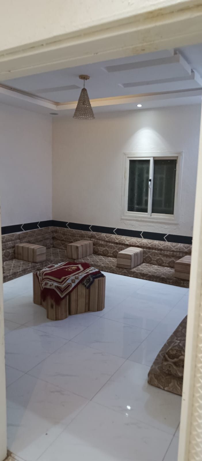 بيت مؤثث للايجار في الدرب