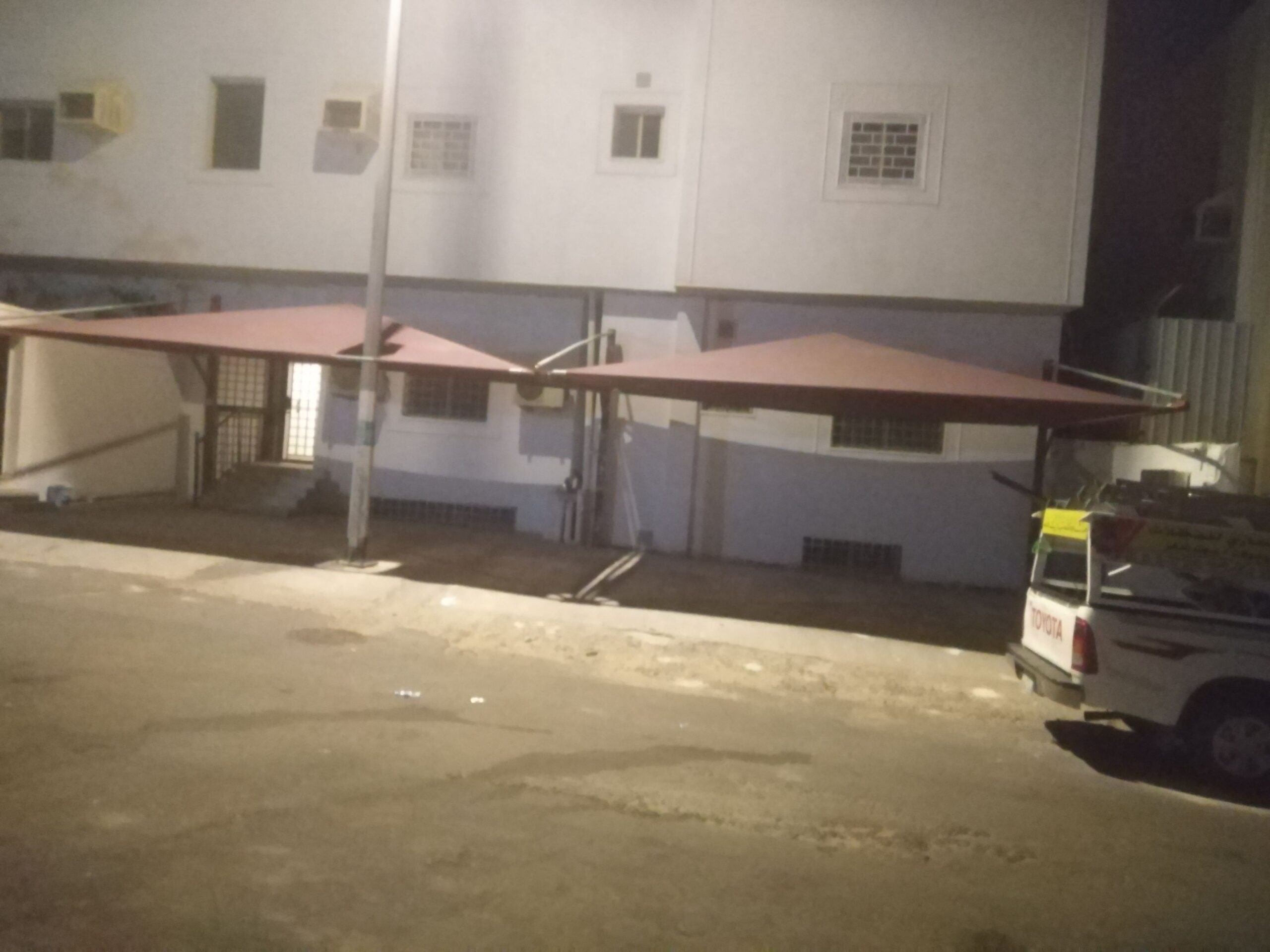 مضلات سيارت وبيوت شعر ملكي