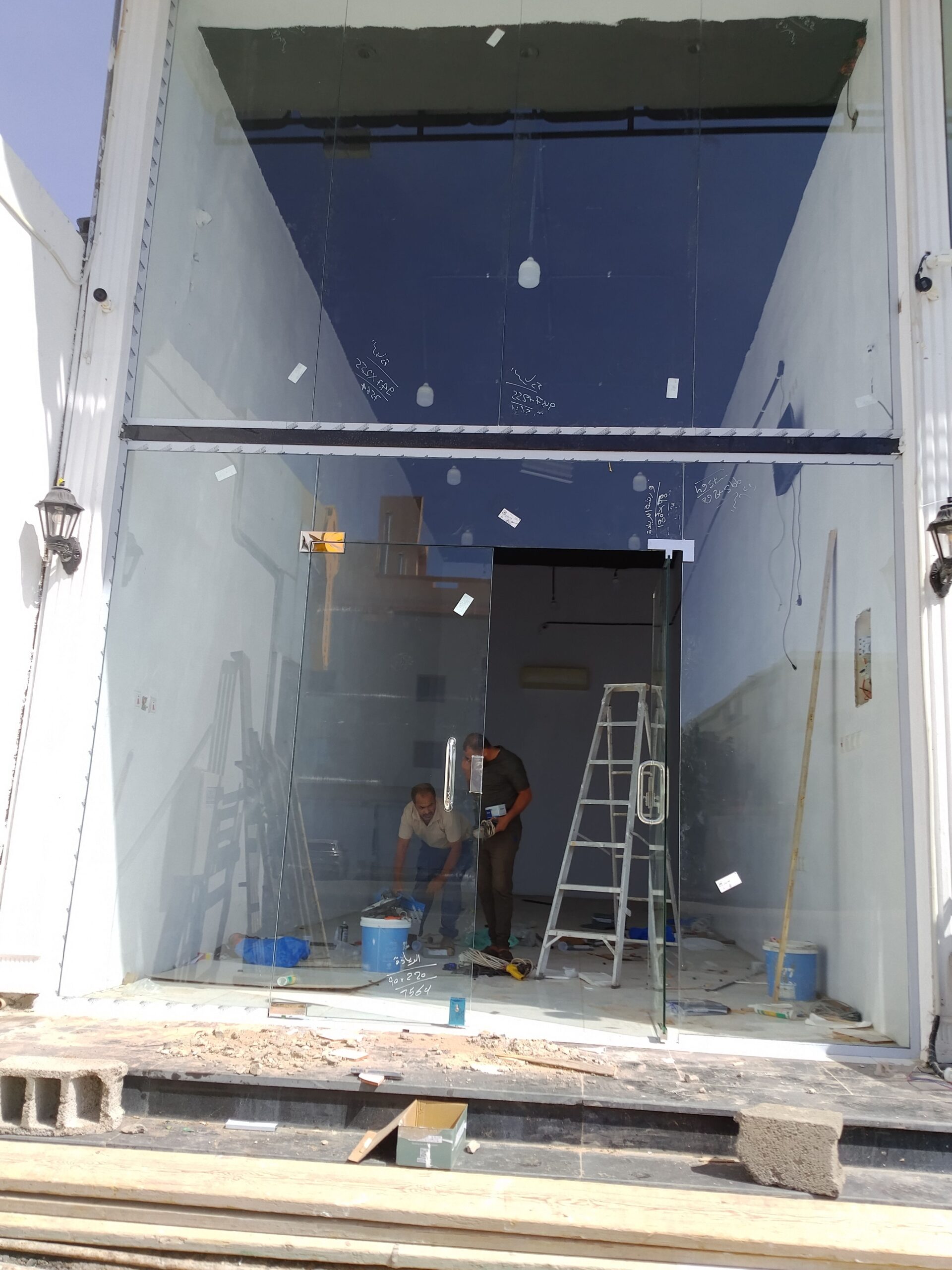 معلم قزاز سكريت ودربزان درج والامنيوم ومطابخ