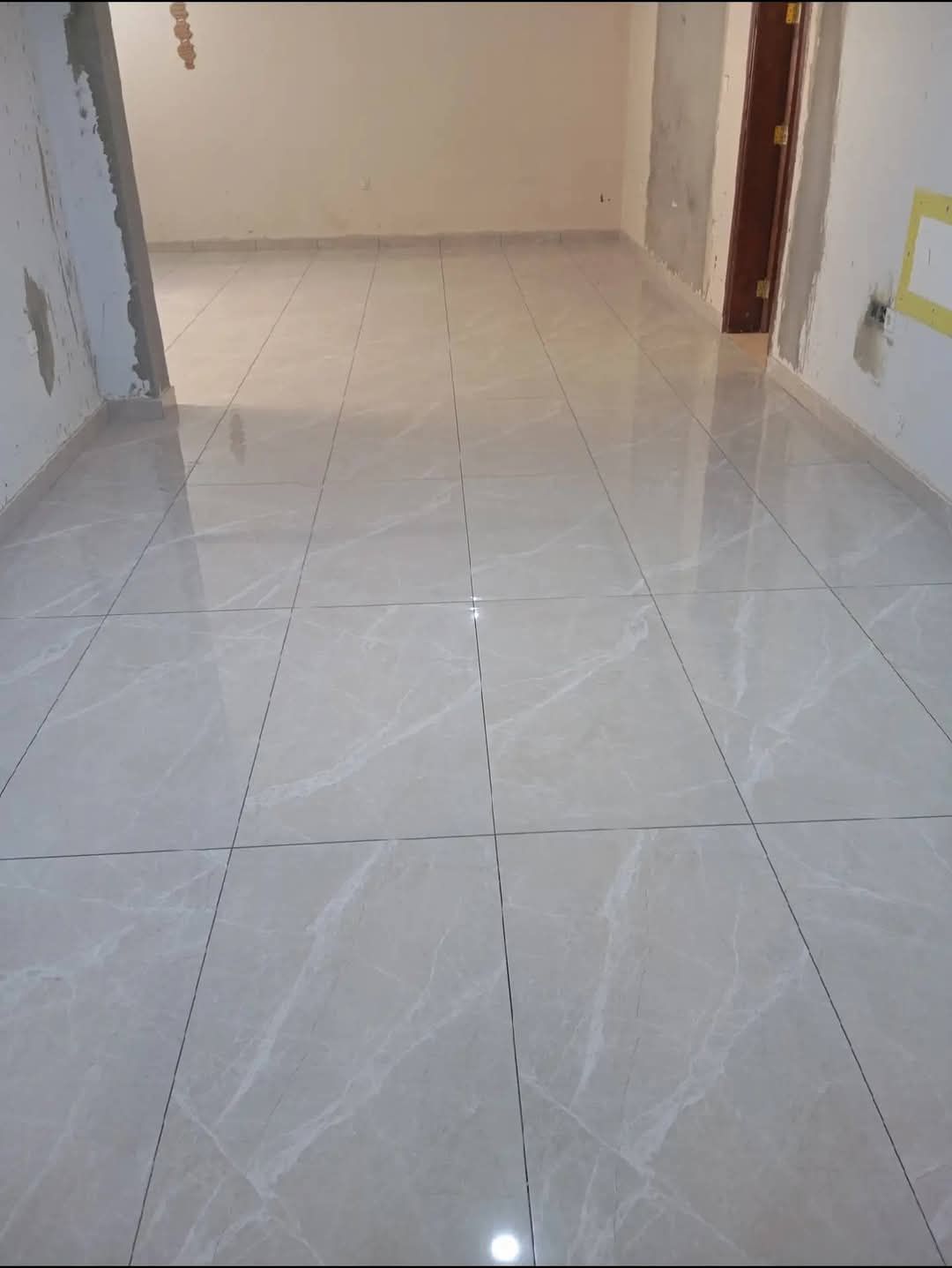 مبلط يمني في الرياض