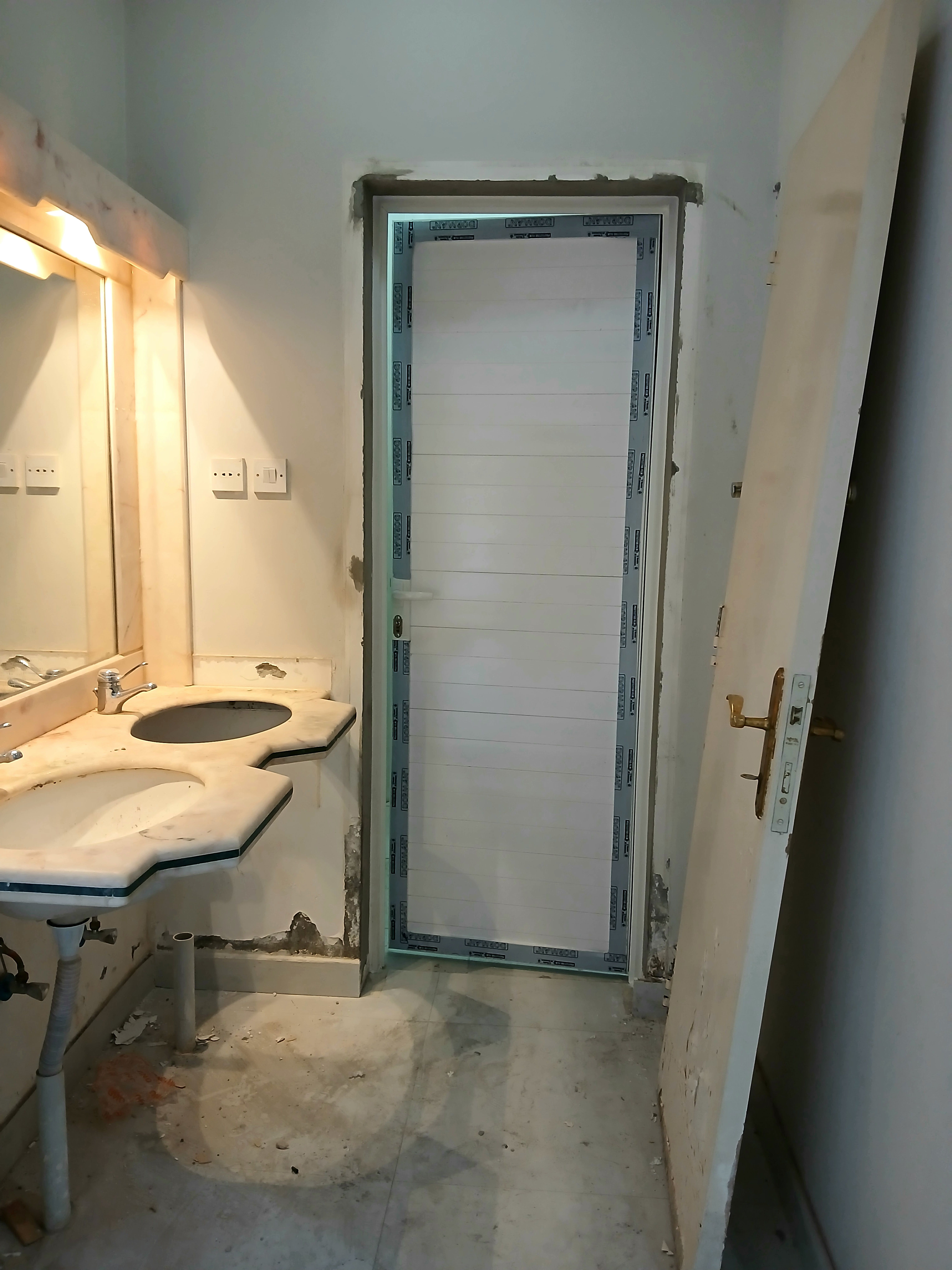 أبواب المنيوم شباك أبواب حديد سواتر مظلات