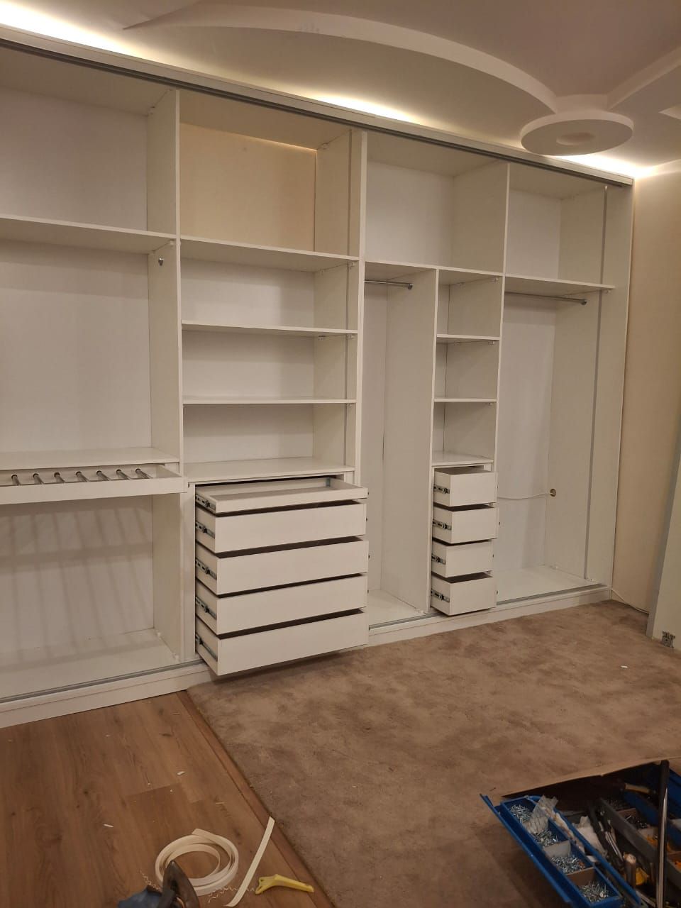 نجار صيانه جميع الدواليب والأبواب وكل شىء يخص النج