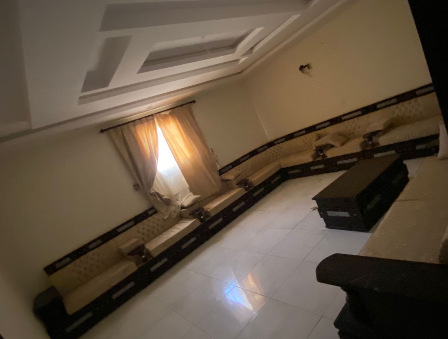 للبيع كنب عالي جديد