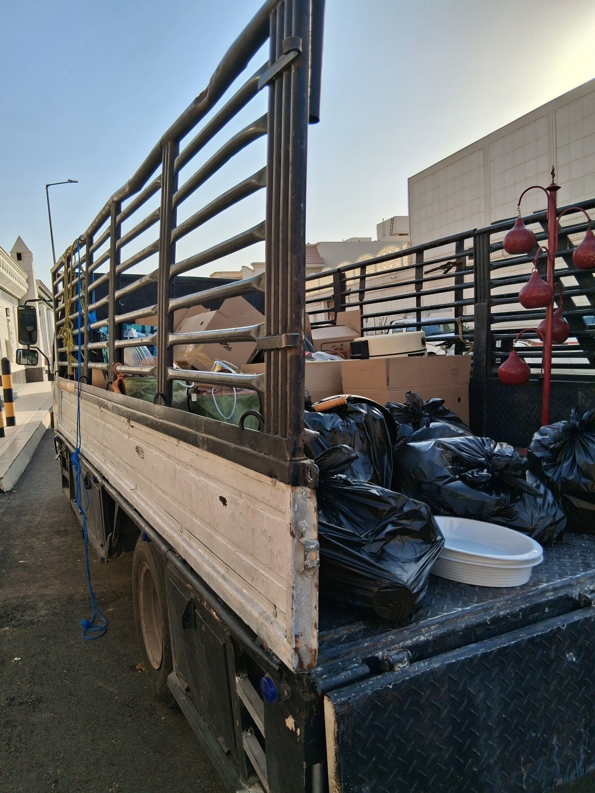 دينا طش اثاث قديم بالرياض0537486934