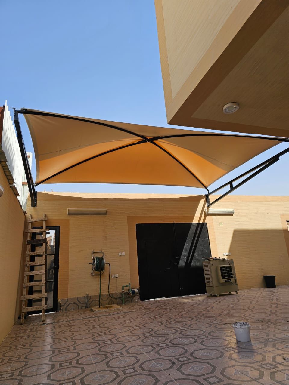 حداد مظلات وجميع اعمال الحداده