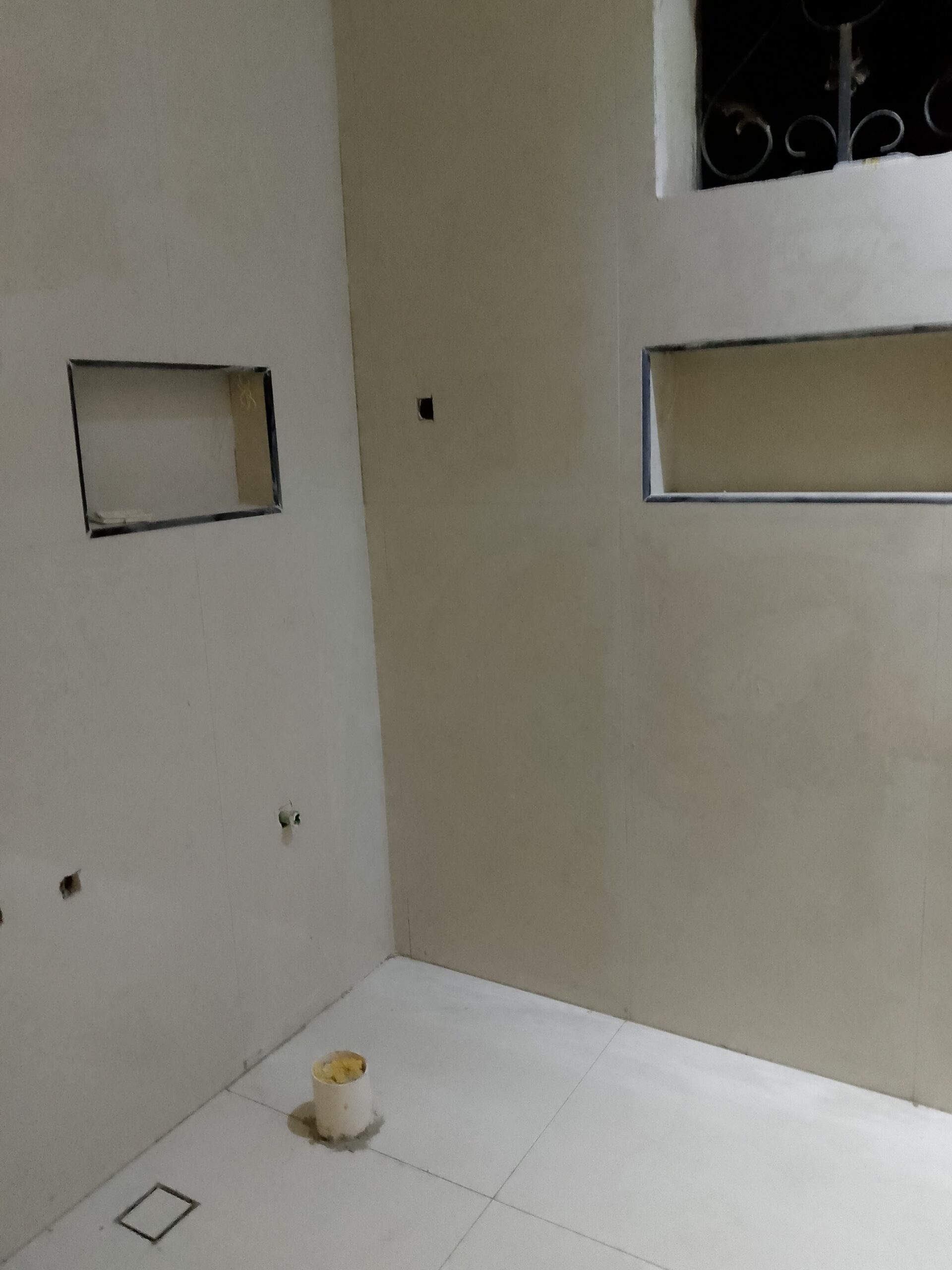 معلم بلاط السيرميك البرسلان روخام بناء تليس داخل ا