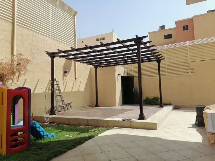 حداد صيانة أبواب لحام حداد مظلات وسواتر