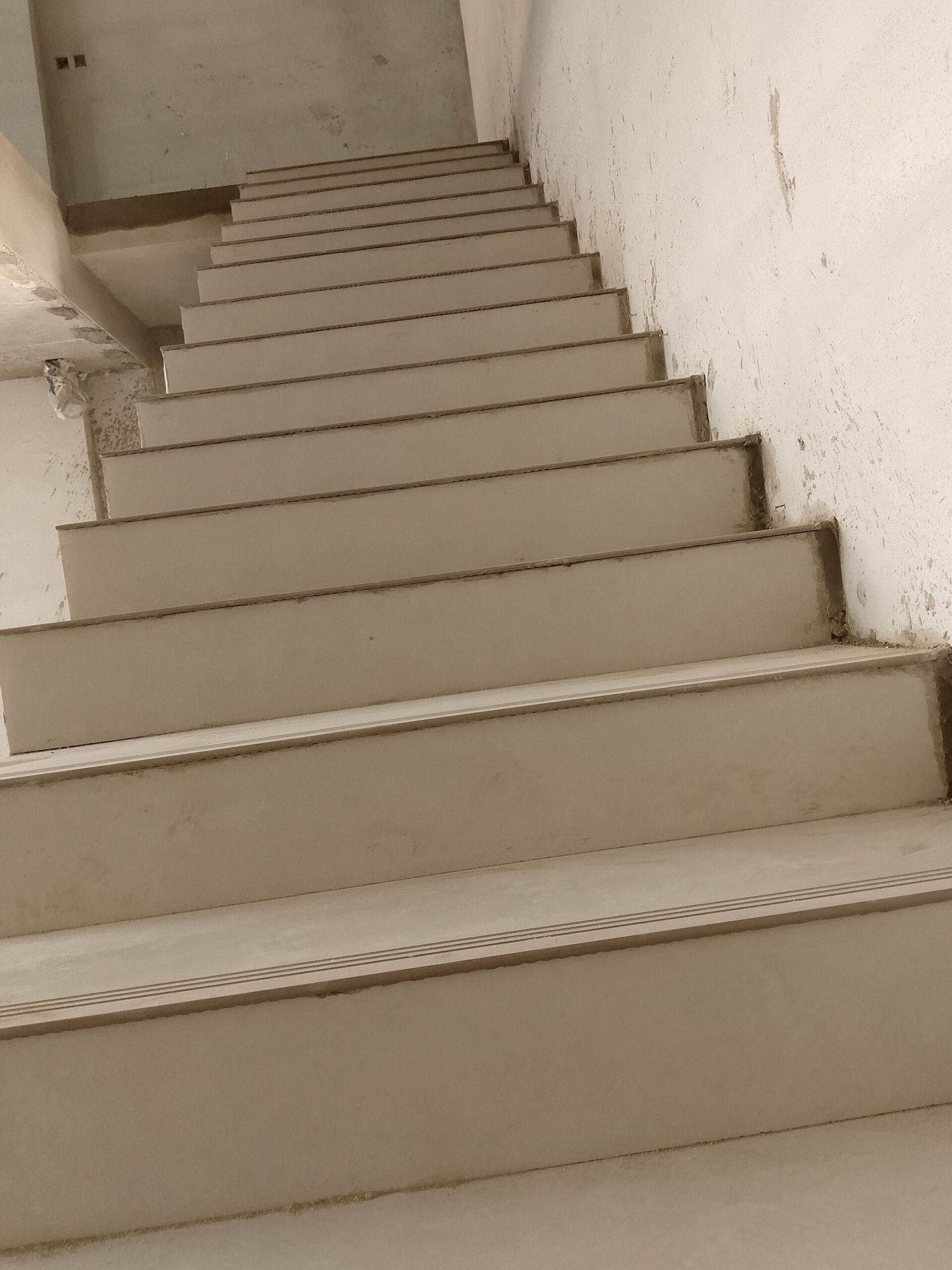 معلم بلاط السيرميك البرسلان روخام بناء تليس داخل ا