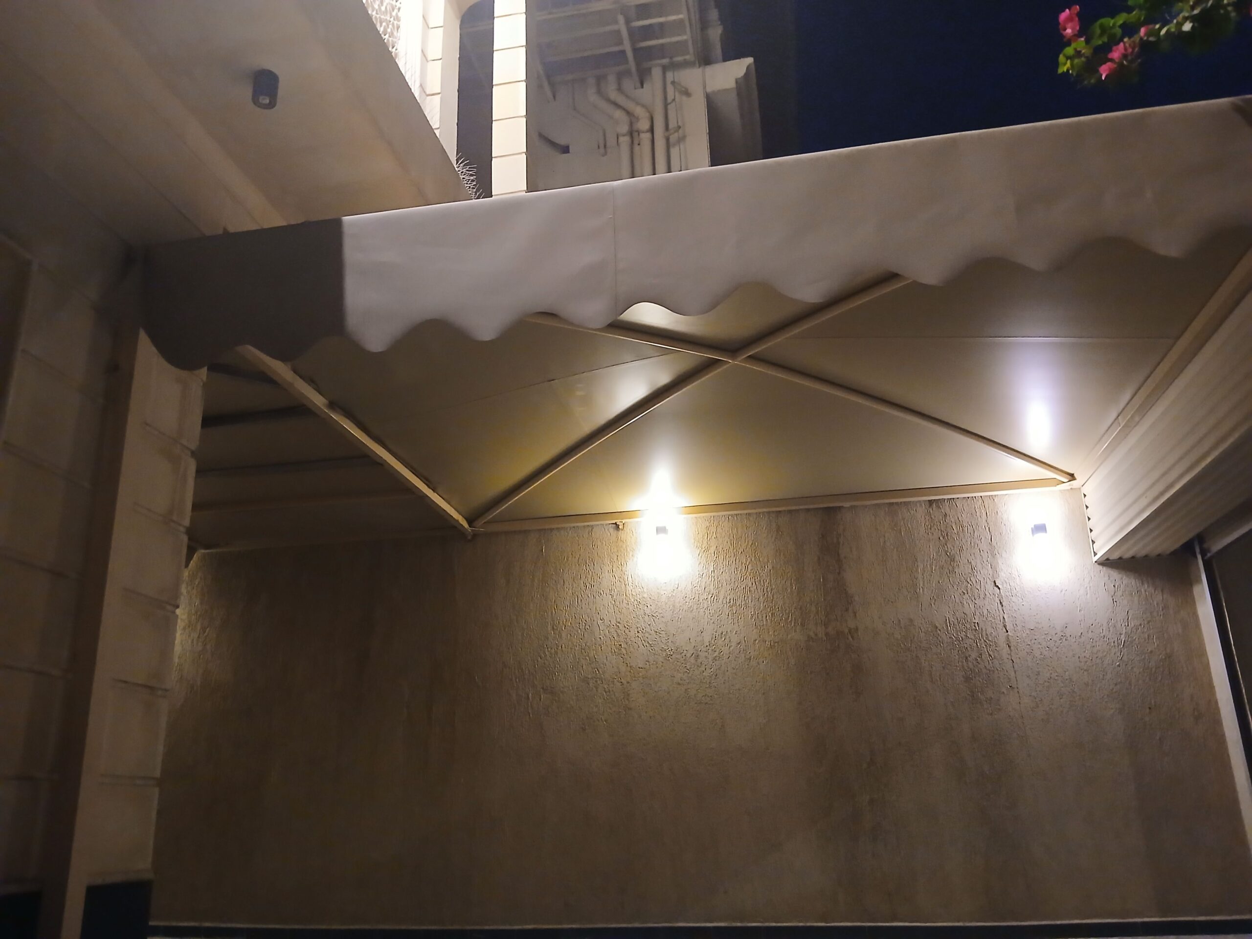 مضلات سيارت وبيوت شعر ملكي