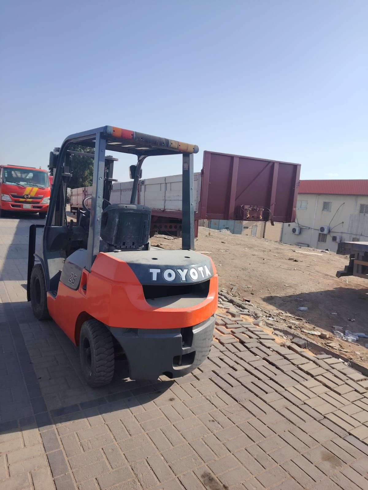 رافعة شوكيه للايجار ايجار رافعة شوكية في الرياض 05