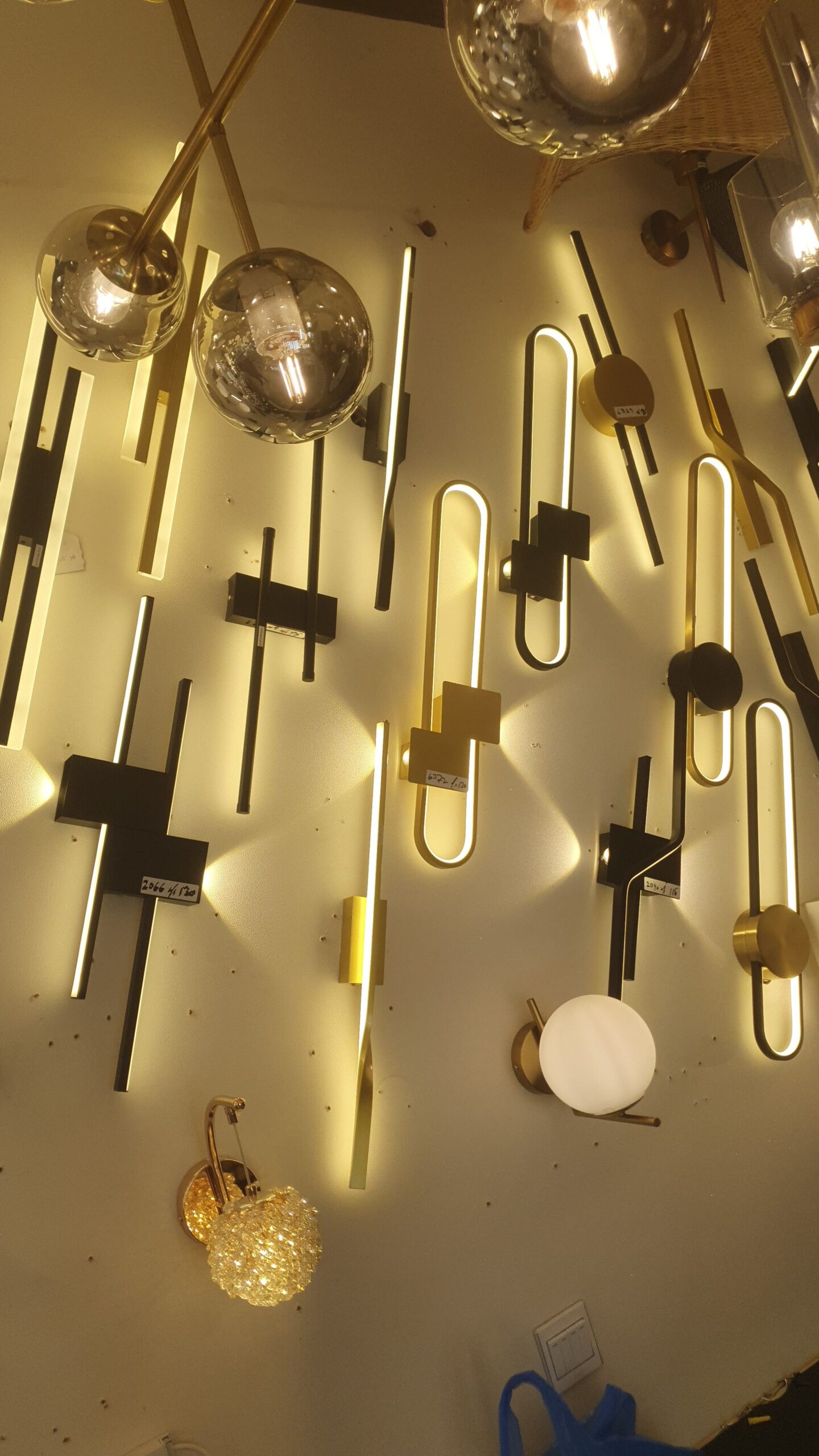 كهربائى منازل بجده كهربائى وسباك صيانه تاسيس وتشطي