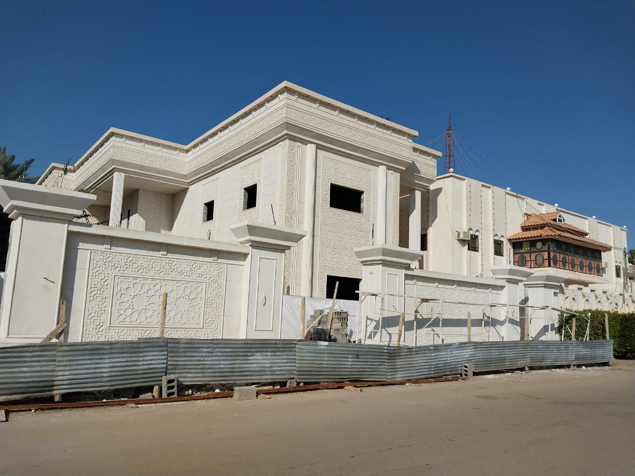 لياسه ملونه بديل الحجر الطبيعي وديكورات خارجيه