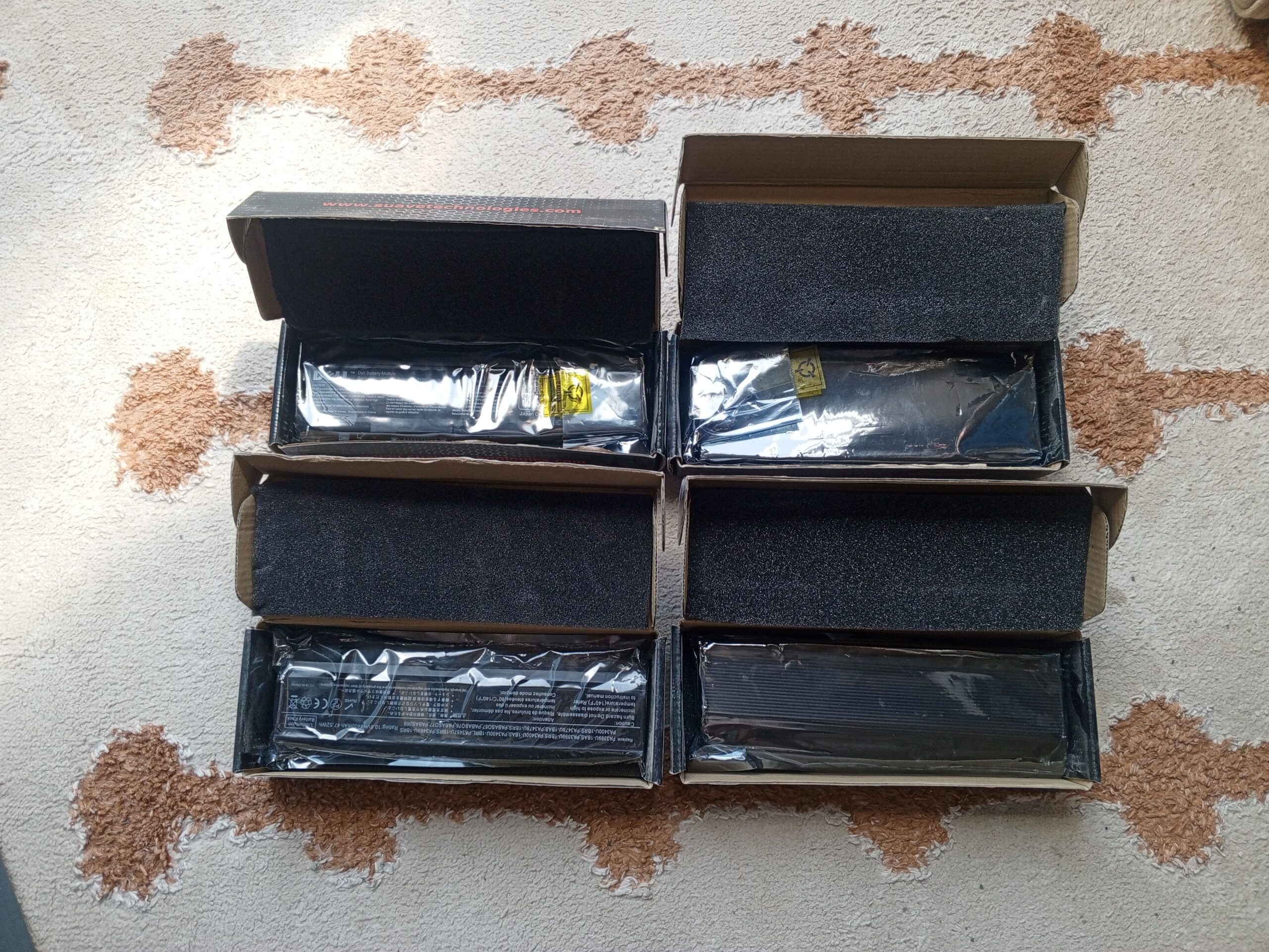 شواحن لابتوب وبطاريات لابتوت مشكله السعر 10 ريال