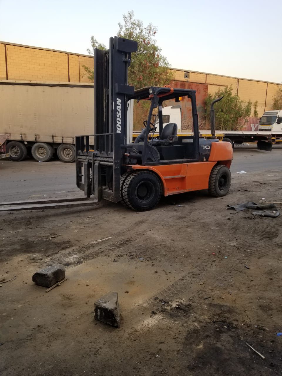 فركليف رافعه شوكيه لتاجير اليومي وشهري 3 طن 7 طن 1